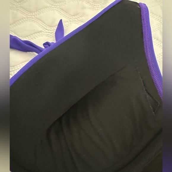 VICTORIA SECRET deep purple Bikini top Size 34D “push up” style - Picture 2 of 8